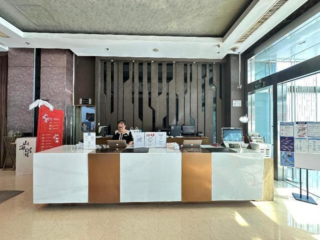 Kingtown Hotel Hongqiao Shanghai Bagian luar foto