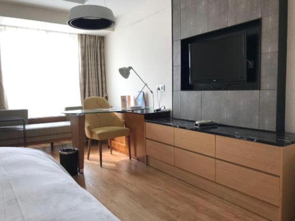 Kingtown Hotel Hongqiao Shanghai Bagian luar foto
