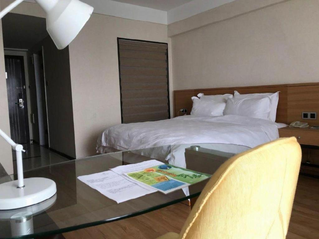 Kingtown Hotel Hongqiao Shanghai Bagian luar foto