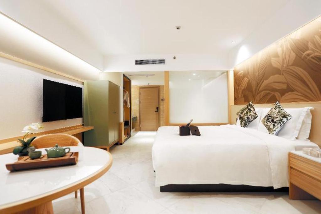 Kingtown Hotel Hongqiao Shanghai Bagian luar foto